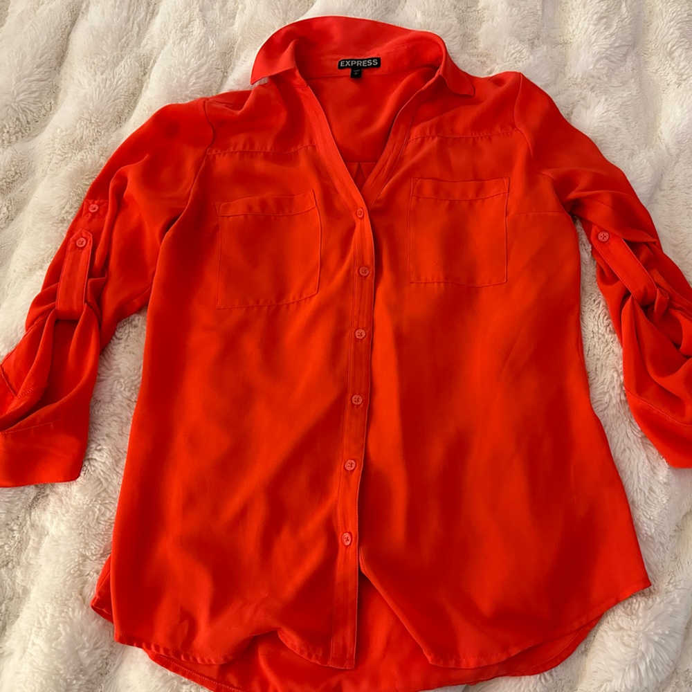 Women’s Express Portofino shirt in orange, size Small. 🧡